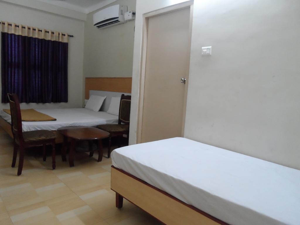 Hotel Pasuparthy Residency Tirupati Habitación foto